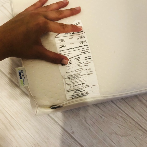 Tempur Pedic pillow - Picture 3 of 7